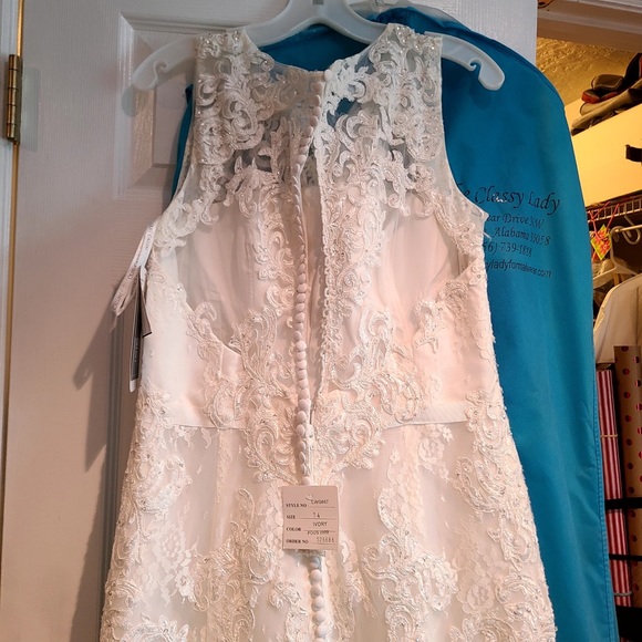 Oleg Cassini Wedding Dress, ivory, size 14. NWT - Picture 7 of 7